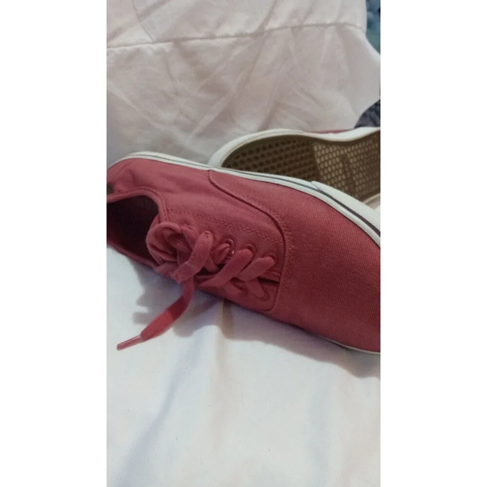 Old Navy Red Canvas Sneakers – Women’s Size 9